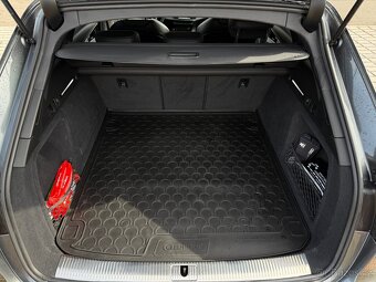 Audi A4 Avant 3.0 V6 S-Line - 20