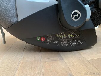 Autosedačka Cloud Z2 i-Size Plus 2022 + Isofix (otočná zákla - 20