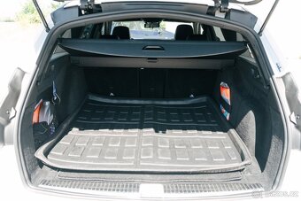 Mercedes-Benz E 220d Kombi 4MATIC A/T - 20