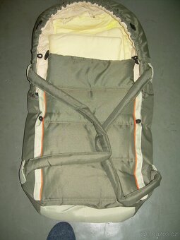 fusak, houpačka pokojová, vanička, schůdek, kočár - 20