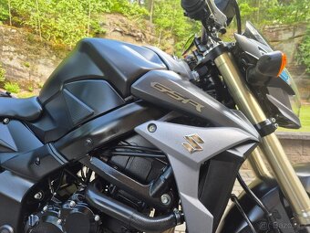 Suzuki GSR 750 - TOP STAV + VÝBAVA - 12 000 KM 123.000,- Kč - 20