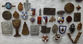 odznaky - různé druhy - 20