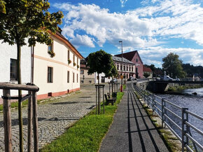 Pronájem zděného bytu 2+kk v rodinném domě v centru Sušice - 20