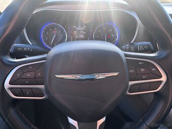 Chrysler Pacifica 3,6 RU Touring L Kůže 2018 DPH - 20