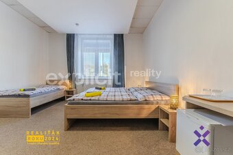 Prodej víceúčelového komplexu 695 m², pozemek 1 554 m² - Uhe - 20