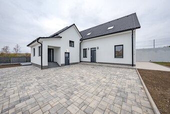 Dům o 3 bytech s terasou a zahradou, Chyňava, okr. Beroun - 20