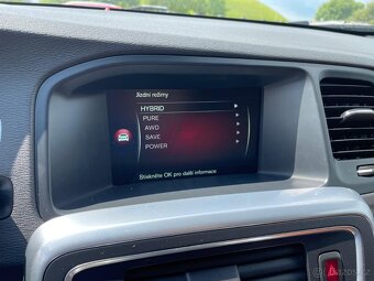 PRODÁNO Volvo V60 D6 Plug-in hybrid 212kw, hnědý intriér - 20