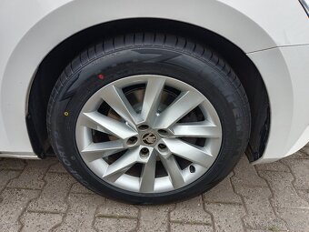 Škoda Superb 3 Combi 2.0TDI 147kW 4x4 DSG Webasto Matrix DAB - 20
