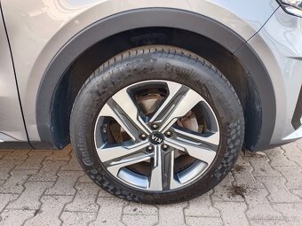 Kia Sorento 1.6 T-GDI 176kW HYBRID 4x4 57tkm Virtual 7-míst - 20
