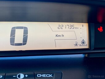 Citroën C4, 1.4 16v 65kW Nová STK - 20