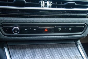 BMW Rad 3 320i xDrive M Sport - V ZÁRUKE - 20