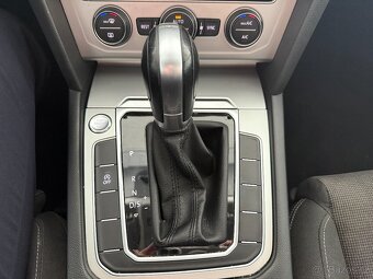 Volkswagen Passat 2,0 TDI 110kW,SERVISKA,DSG - 20