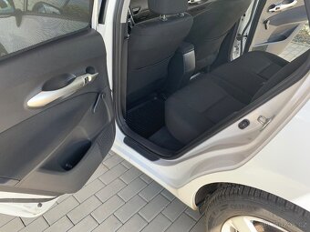 TOYOTA AURIS - 20