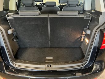 Volkswagen Touran 2.0TDI DSG 7-míst KAMERA TEMPOMAT - 20