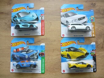 AUTÍČKA HOT WHEELS - 20
