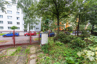 Spoluvlastnický podíl 1/2, rodinný dům Káranská, Praha 10 -  - 20