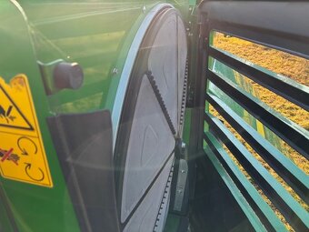 Sklízecí mlátička John Deere T670i - 20