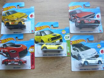 AUTÍČKA HOT WHEELS - 20