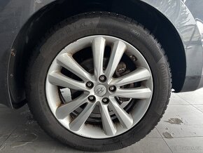 Hyundai ix35 2,0 CRDI 135kW,4X4,SERVISKA,ČR - 20