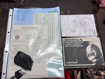 Honda vfr 750 ( rc36 ) - 20