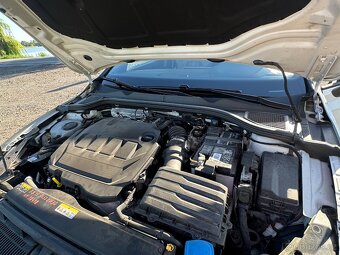 Volkswagen Golf 2.0 TDI R-Line DSG,střešní okno,full výbava - 20