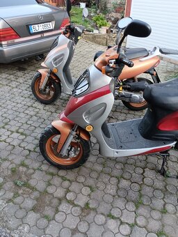Dva skútry Yuki rally a Moto Zeta - 20
