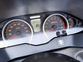 Suzuki Burgman 400i - 20