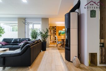 Elegantní rodinný dům s garáží a pozemkem 1.261 m2 v Městě T - 20