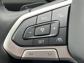 VW Passat Variant 2.0 TDi 147kw Eleg. Matrix tažné kamera - 20