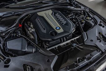 BMW M550d xDrive Touring, M-Technic, HUD, dověry... - 20