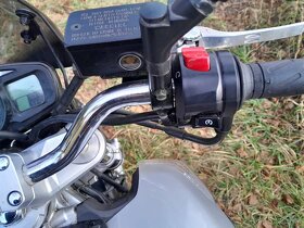 Suzuki gsr 600 - 20