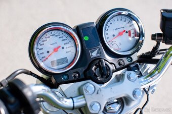 Honda CB600 Hornet s moderním LED světlem - 20