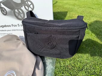 Bugaboo Fox 3 s velmi bohatým příslušenstvím - 20