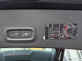VOLVO XC40 120kW T3 MOMENTUM Automat ČR 2021 LED NAVI - DPH - 20