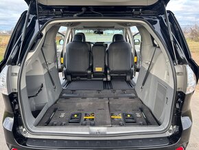 Toyota Sienna SE motor 3.5 V6, 8 místná s odpisem DPH - 20