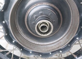Špice kolo dráty pneu i-40 3.75-19 střed kola Ural Dněpr M72 - 20