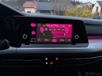 Volkswagen Golf VIII 1.0 eTSI/DSG/ČR-2. majitel/Life/28 tkm - 20