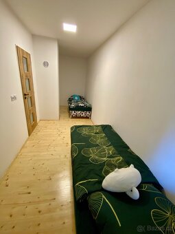 Stavebni pozemek 302 m2 s chatou u reky Svitavy - 20