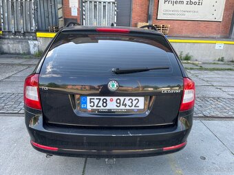 Škoda Octavia II 1.6 TDI lehce bouraná, plně pojízdná - 20