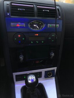 Ford Mondeo 1.8 - 20