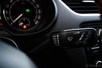 Škoda Octavia Combi 2.0 TDI DPF RS DSG - 20