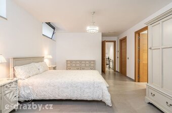Samostatně stojící vila se 4 ložnicemi zastavěná plocha 338  - 20