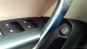 Opel Insignia 2,0 CDTi Sports Tourero SW 4x4 Nová TK - 20