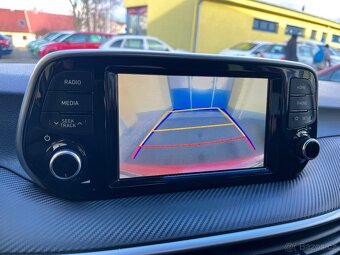 HYUNDAI TUCSON 1.6 CRDi 4x4 6 RYCHLOSTÍ VYHŘEV SEDADEL+VOL - 20