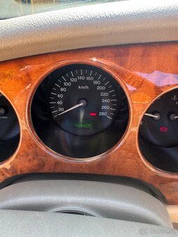 Jaguar XK8 - 20