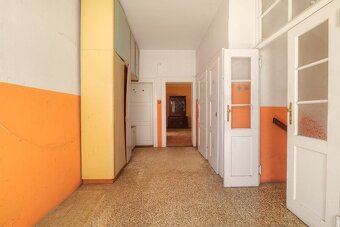 Prvorepubliková vila 5+2 (7+3) 380m2 / balkon /garáž / zahra - 20