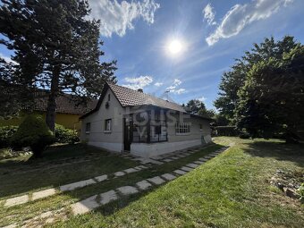 Prodej rodinného domu 4+1 na pozemku 938 m2 s prostornou díl - 20