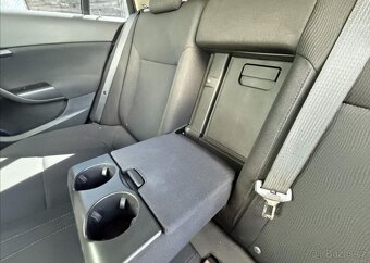 Opel Insignia 1,8 16V DIGIKLIMA 6KVALT 103kW benzín manuál - 20