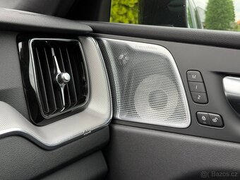 Volvo XC60 R-Design 173kW 5L-Záruka Nez.topení - 20