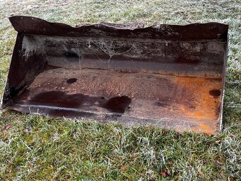 nakladač UNC 060 - 20